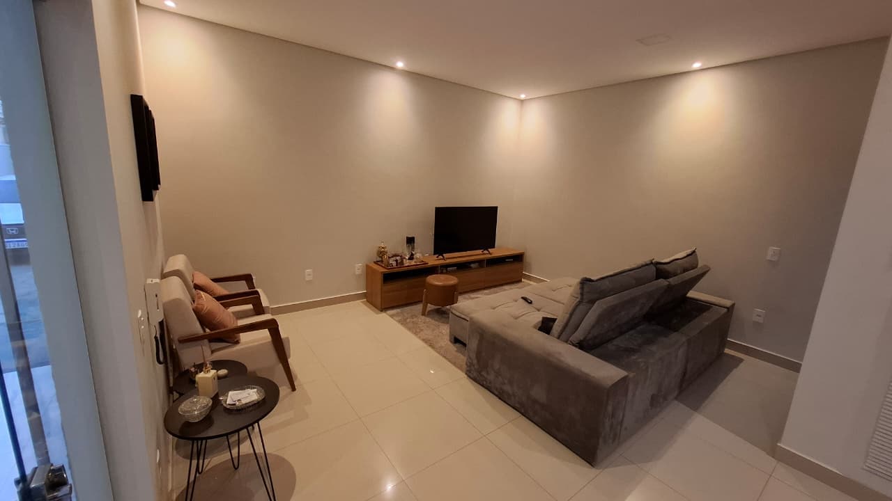 Casa em Custódio Pereira - Uberlândia — foto 1 de 11