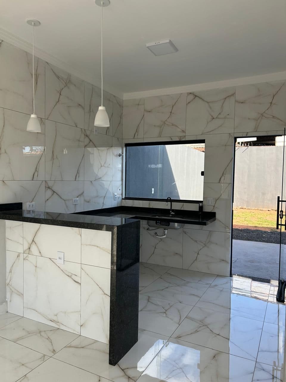 Casa em Mansour - Uberlândia — foto 1 de 11