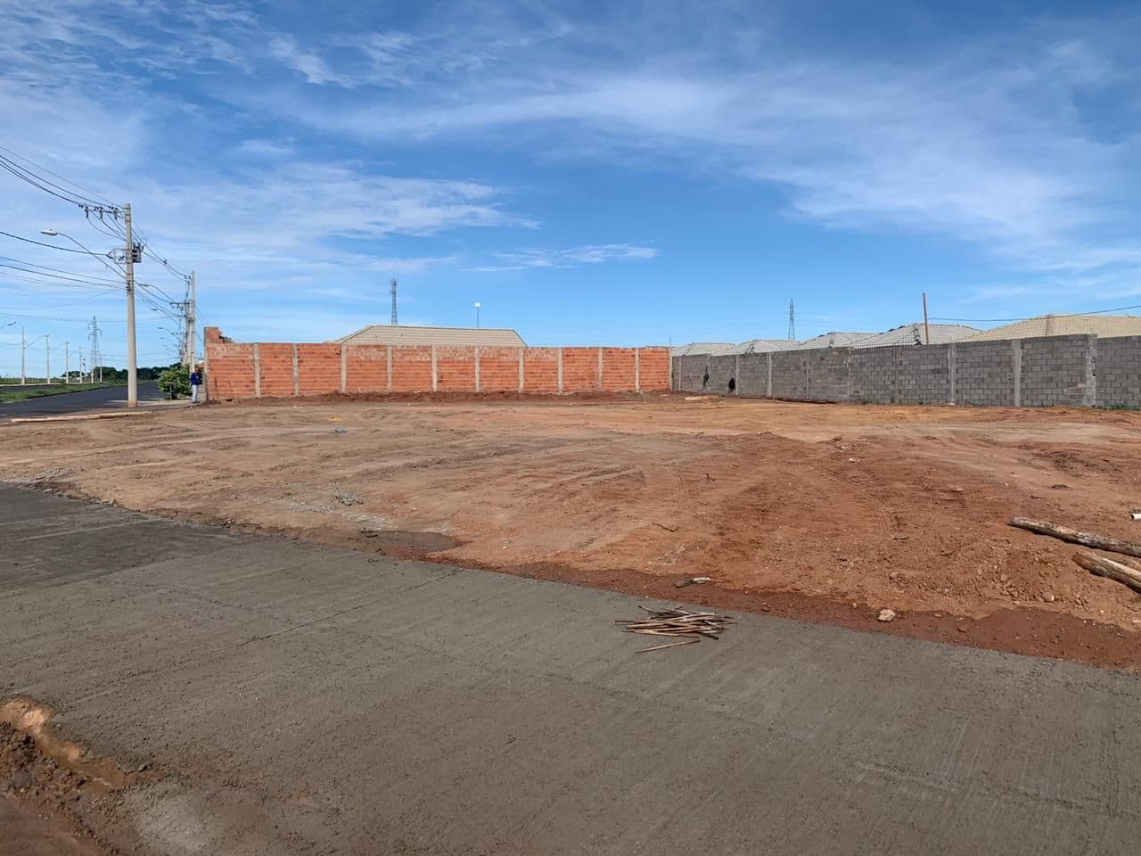 Terreno / Lote / Condomínio em Pequis - Uberlândia — foto 1 de 3
